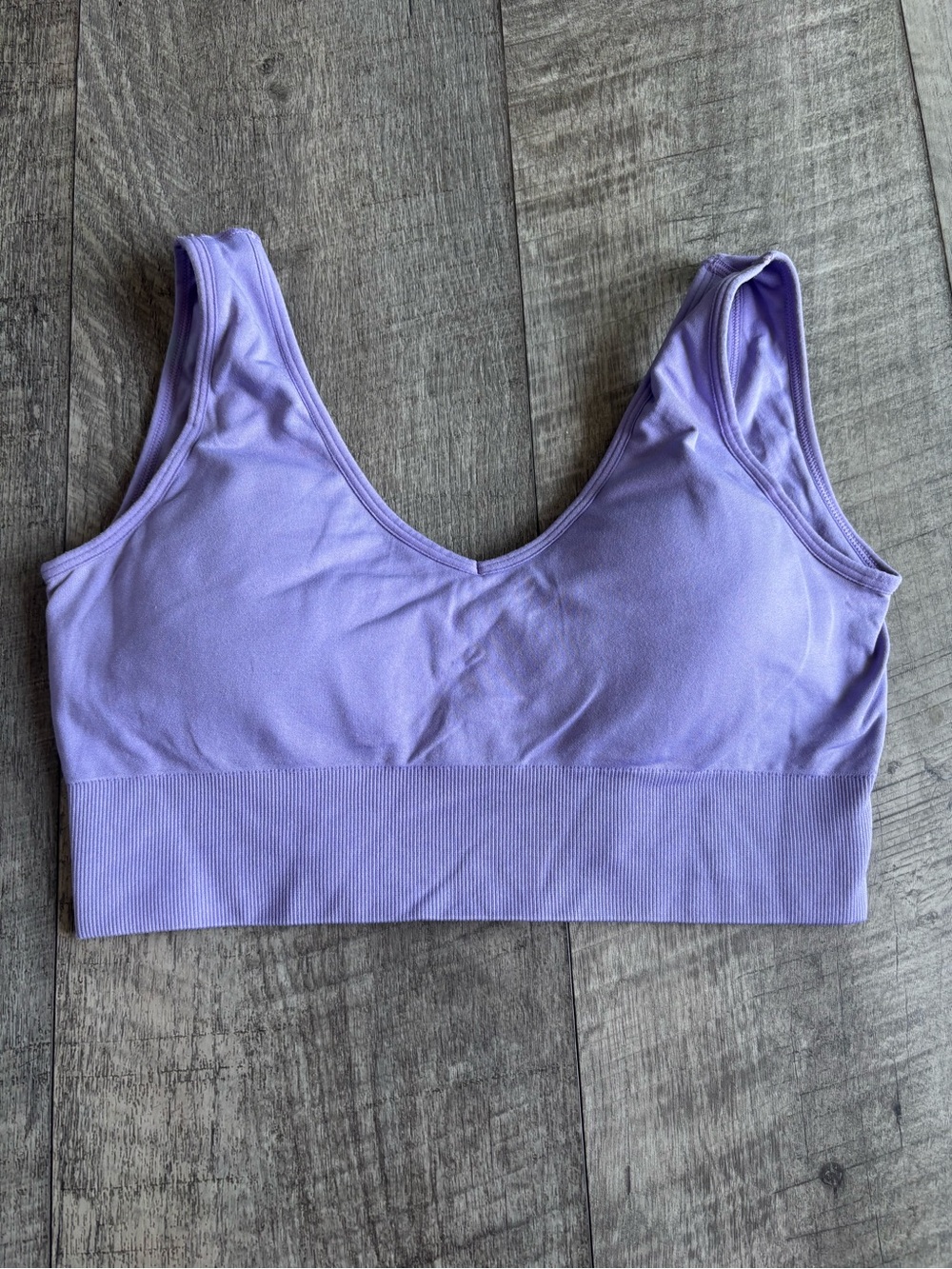 NVGTN Lavender Seamless V-Neck Sports Bra